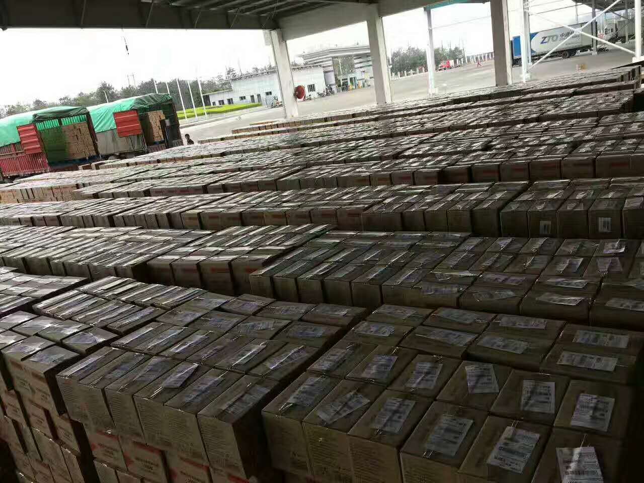 工厂内蓝漂纸品整装待发
